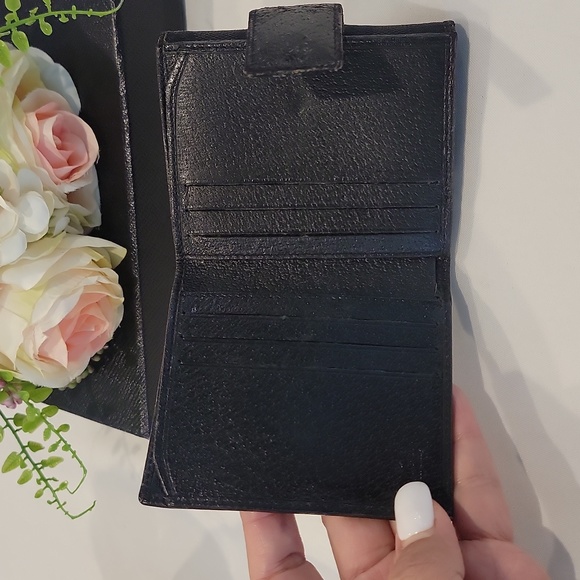 Authentic Gucci short wallet - Picture 7 of 12